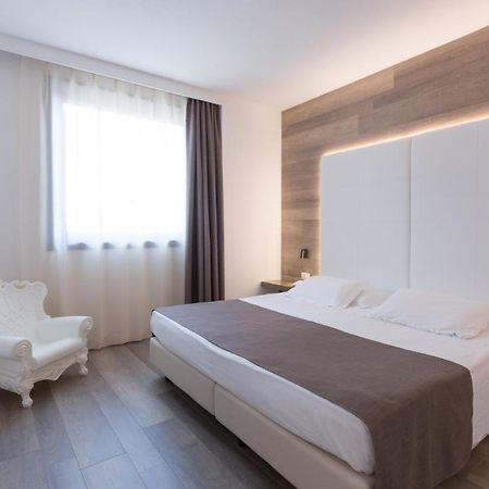 City Hotel & Suites 福利尼奥 外观 照片