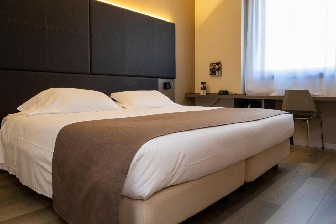 City Hotel & Suites 福利尼奥 外观 照片