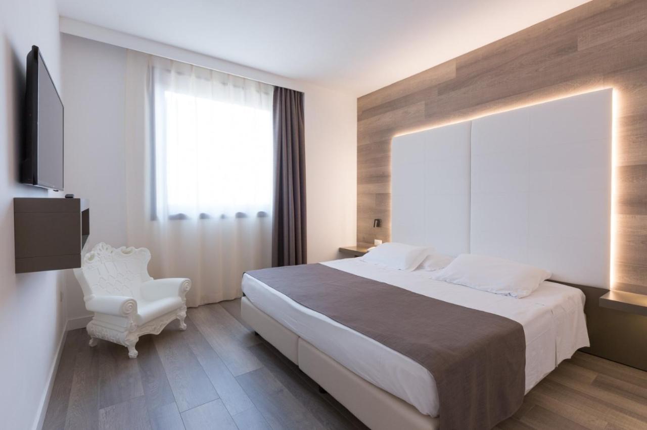 City Hotel & Suites 福利尼奥 外观 照片