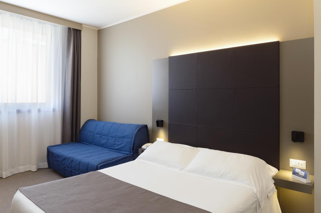 City Hotel & Suites 福利尼奥 外观 照片