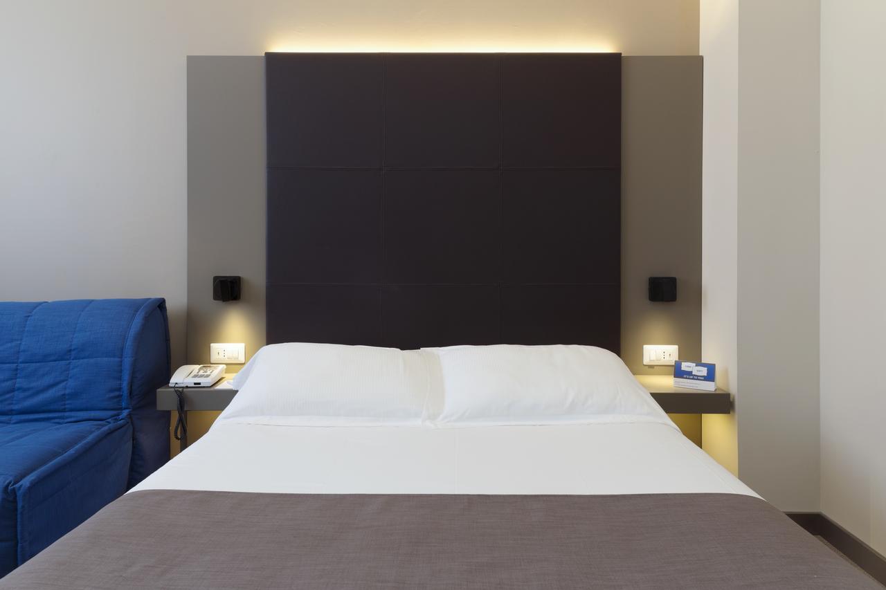 City Hotel & Suites 福利尼奥 外观 照片