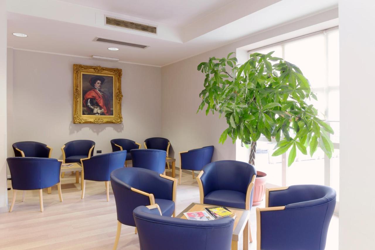 City Hotel & Suites 福利尼奥 外观 照片