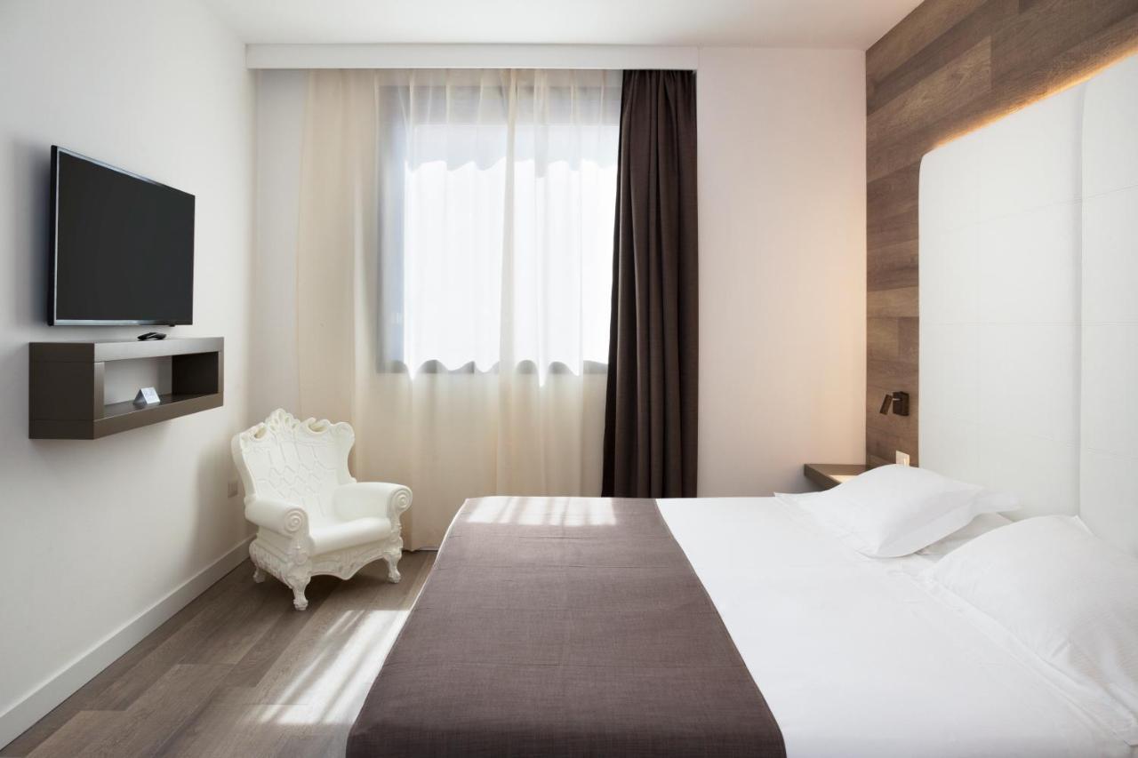 City Hotel & Suites 福利尼奥 外观 照片